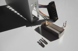 set-connecteur-NIM-AMP-capot-metallique-vis-cable-couleur-WIENER